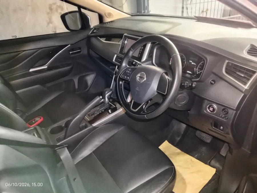 Foto Mobil Bekas Kabin Depan Nissan Livina 1.5 VL tahun 2019