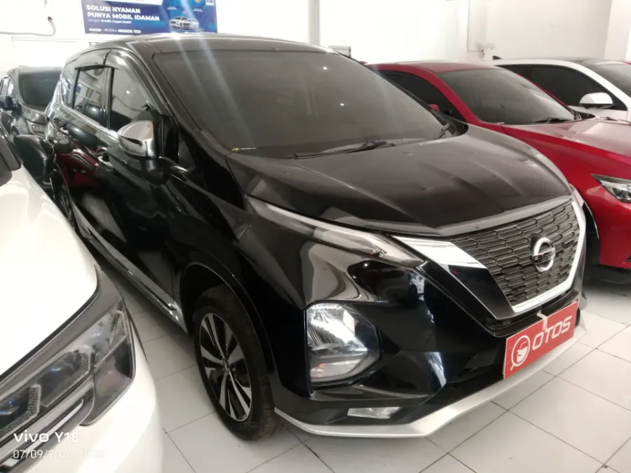 Foto Mobil Bekas Kanan Depan Nissan Livina 1.5 VL tahun 2019