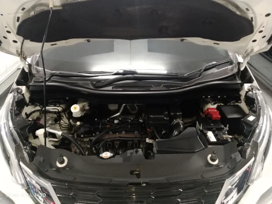 Foto Mobil Bekas Mesin Nissan Livina 1.5 VL tahun 2019