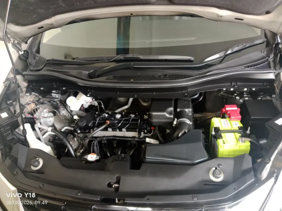 Foto Mobil Bekas Mesin Nissan Livina 1.5 VL tahun 2019