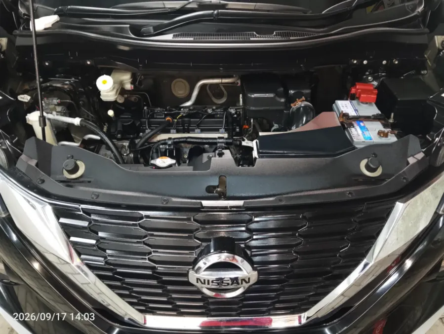 Foto Mobil Bekas Mesin Nissan Livina 1.5 VL tahun 2019