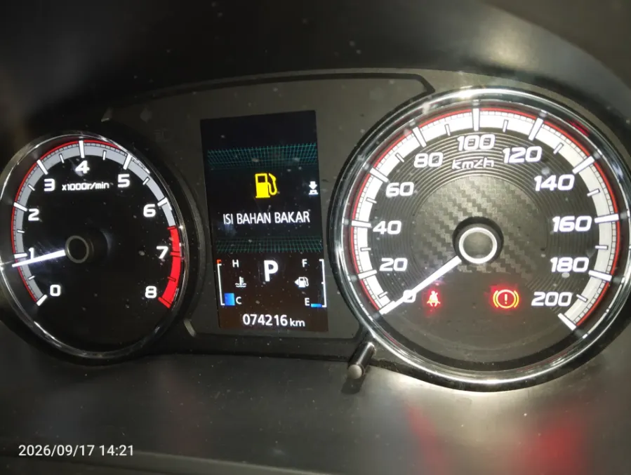 Foto Mobil Bekas Odometer Nissan Livina 1.5 VL tahun 2019