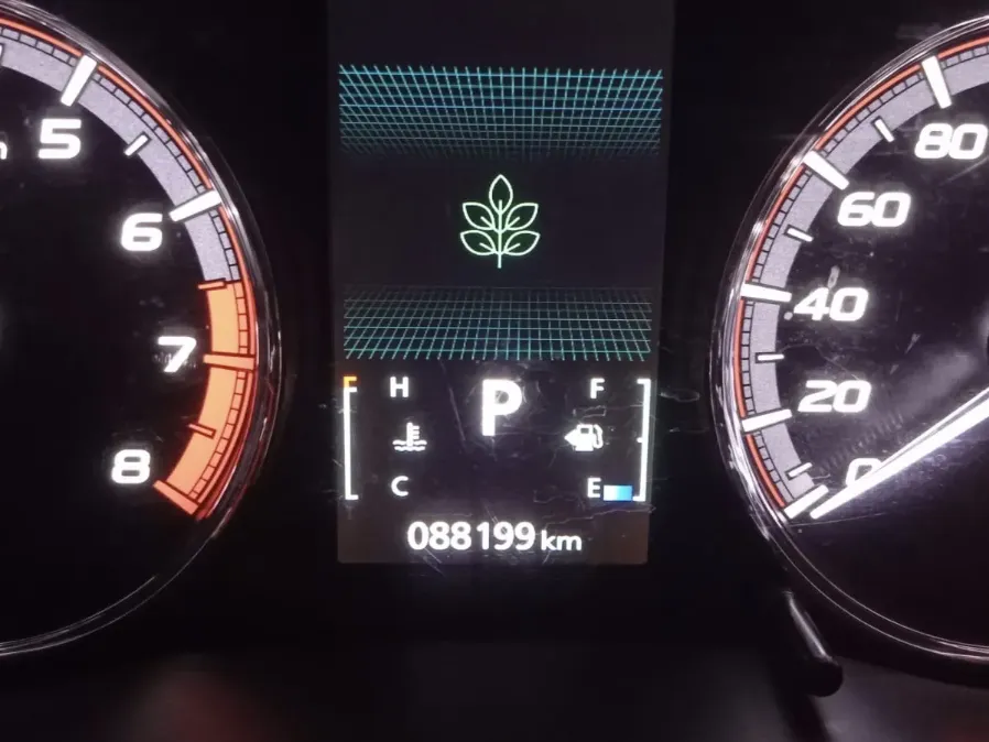 Foto Mobil Bekas Odometer Nissan Livina 1.5 VL tahun 2019