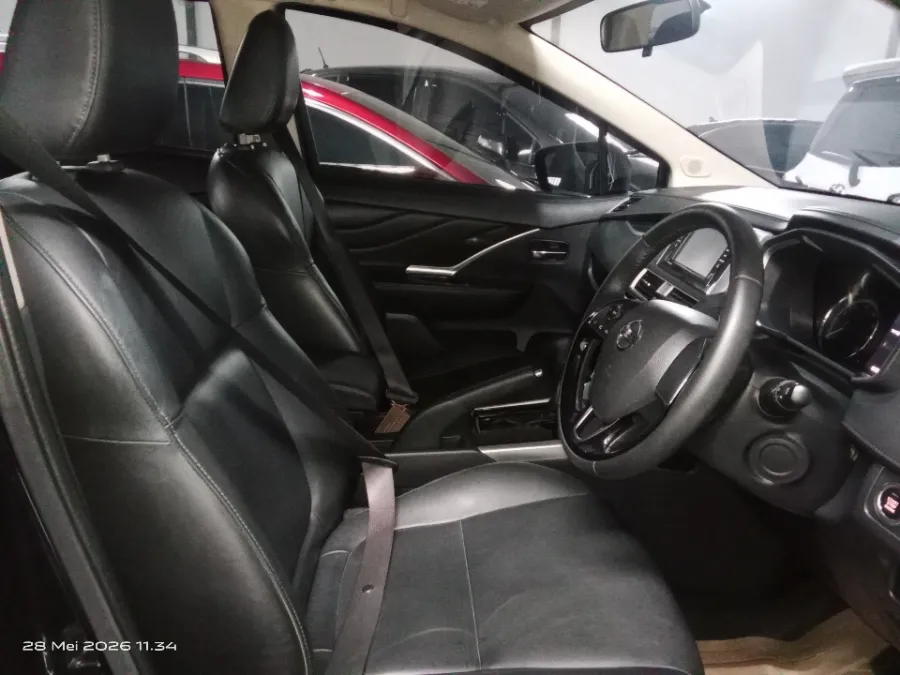 Foto Mobil Bekas Kabin Depan Nissan Livina 1.5 VL tahun 2020