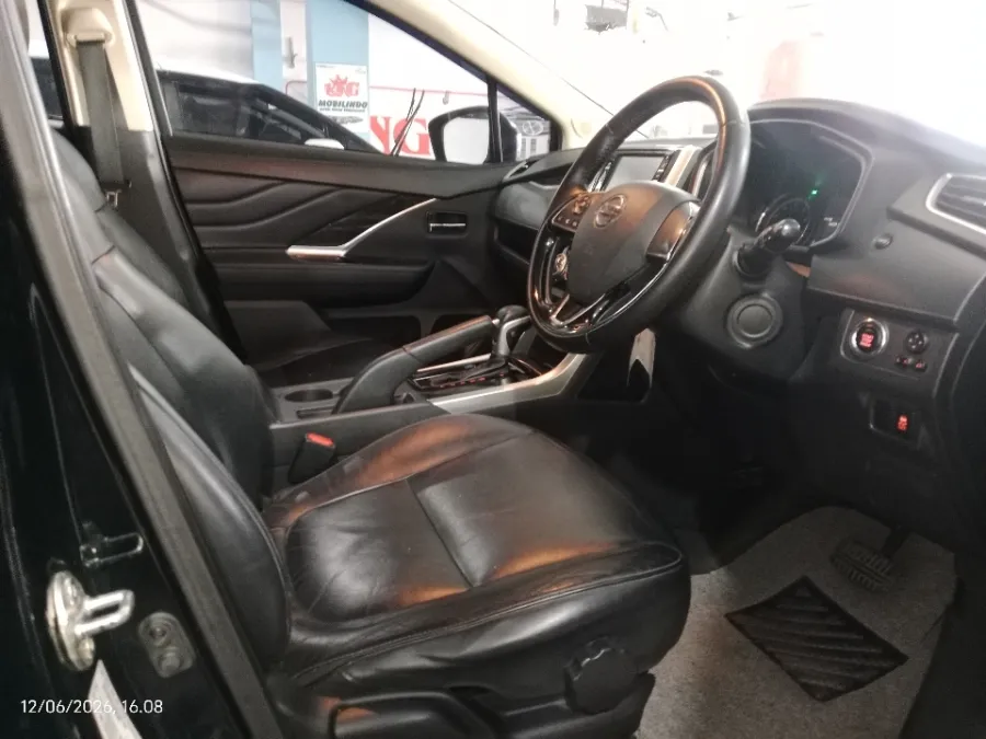 Foto Mobil Bekas Kabin Depan Nissan Livina 1.5 VL tahun 2020