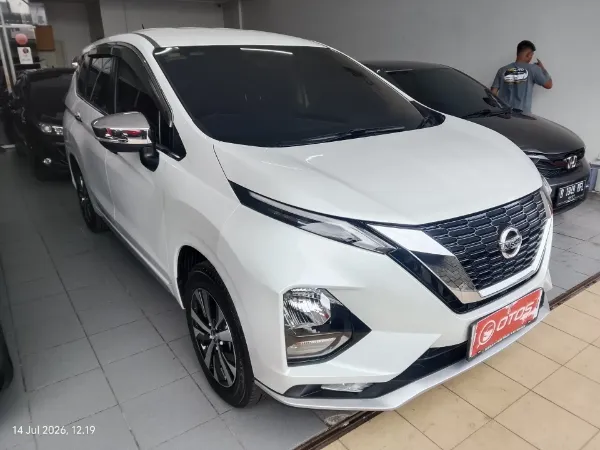2020 Nissan Livina 1.5 VL - Foto 1 dari 6