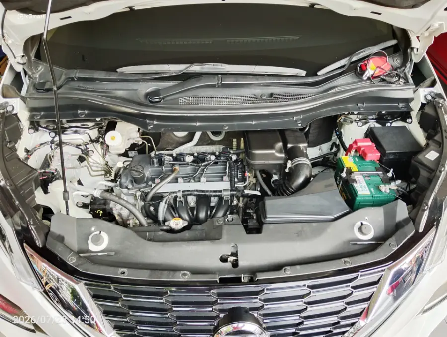 Foto Mobil Bekas Mesin Nissan Livina 1.5 VL tahun 2021