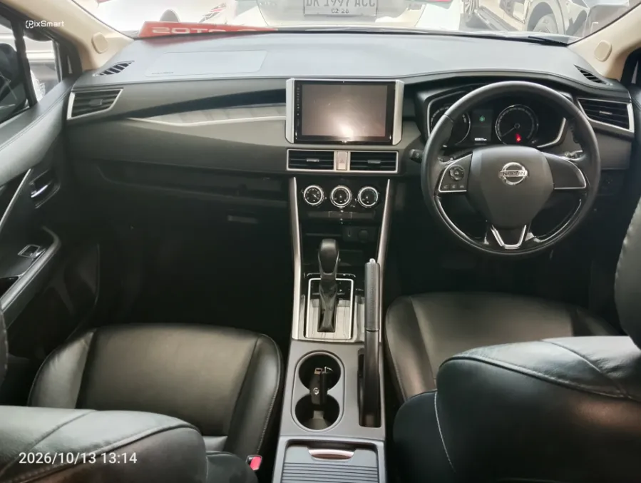 Foto Mobil Bekas Dashboard Nissan Livina 1.5 VL tahun 2024