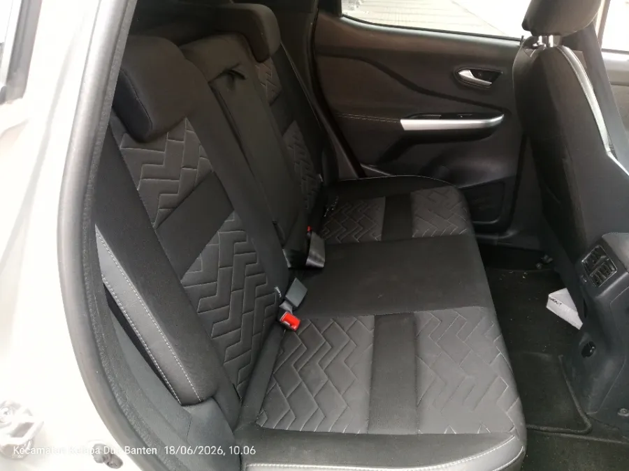 Foto Mobil Bekas Kabin Belakang Nissan Magnite 1.0 Turbo tahun 2021