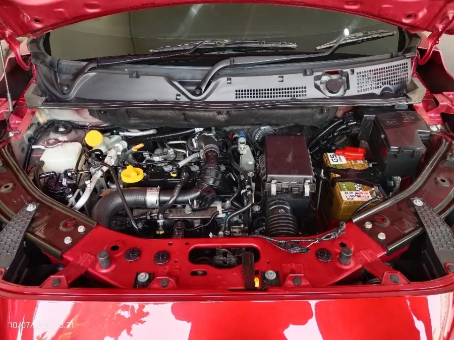 Foto Mobil Bekas Mesin Nissan Magnite 1.0 Turbo tahun 2022