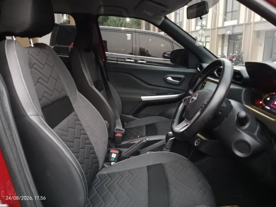 Foto Mobil Bekas Kabin Depan Nissan Magnite 1.0 Turbo tahun 2023