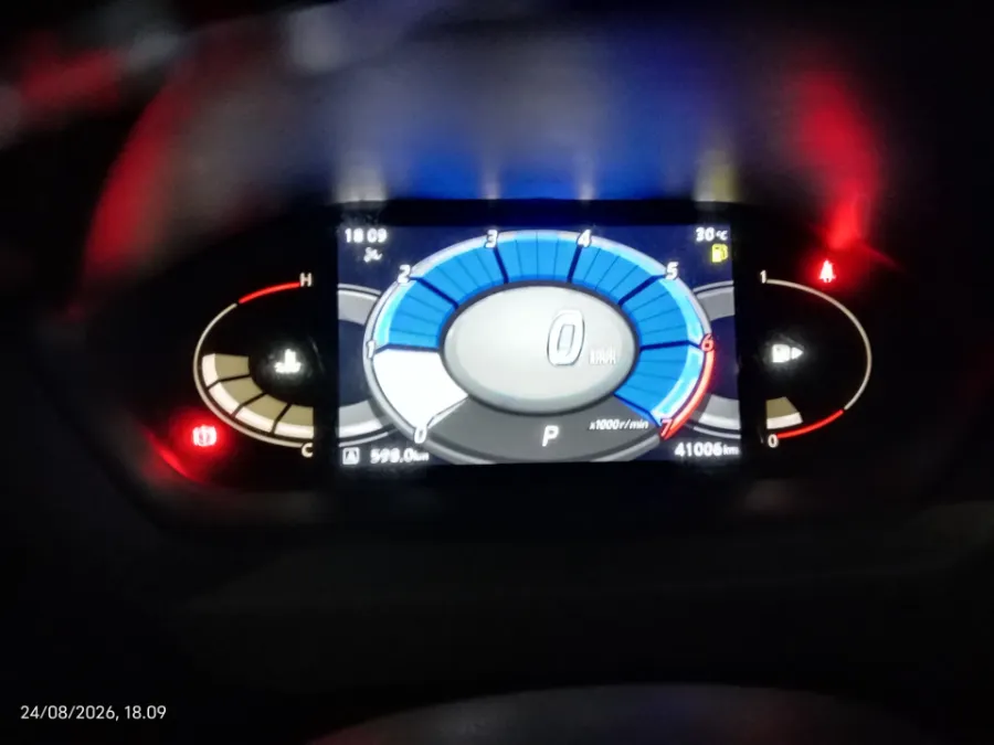 Foto Mobil Bekas Odometer Nissan Magnite 1.0 Turbo tahun 2023