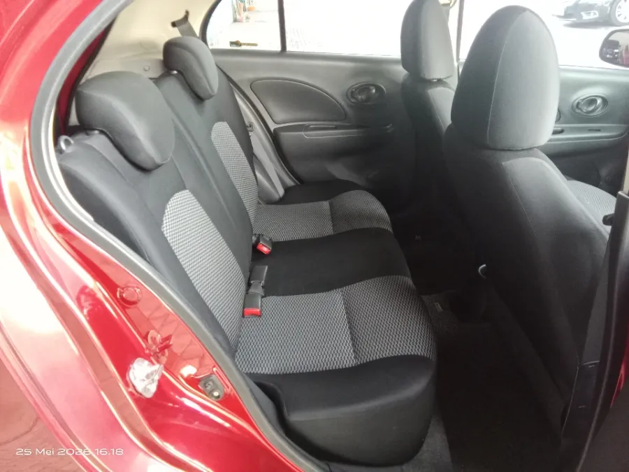 Foto Mobil Bekas Kabin Belakang Nissan March 1.2 tahun 2016