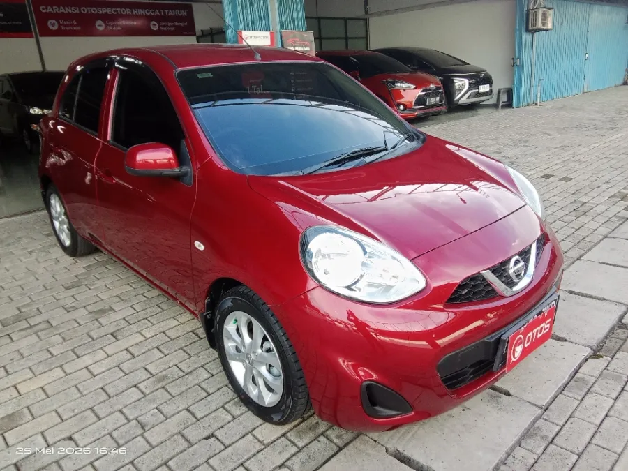 Foto Mobil Bekas Kanan Depan Nissan March 1.2 tahun 2016