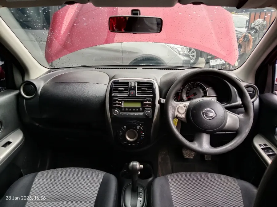 Foto Mobil Bekas Dashboard Nissan March 1.2 Autech tahun 2016