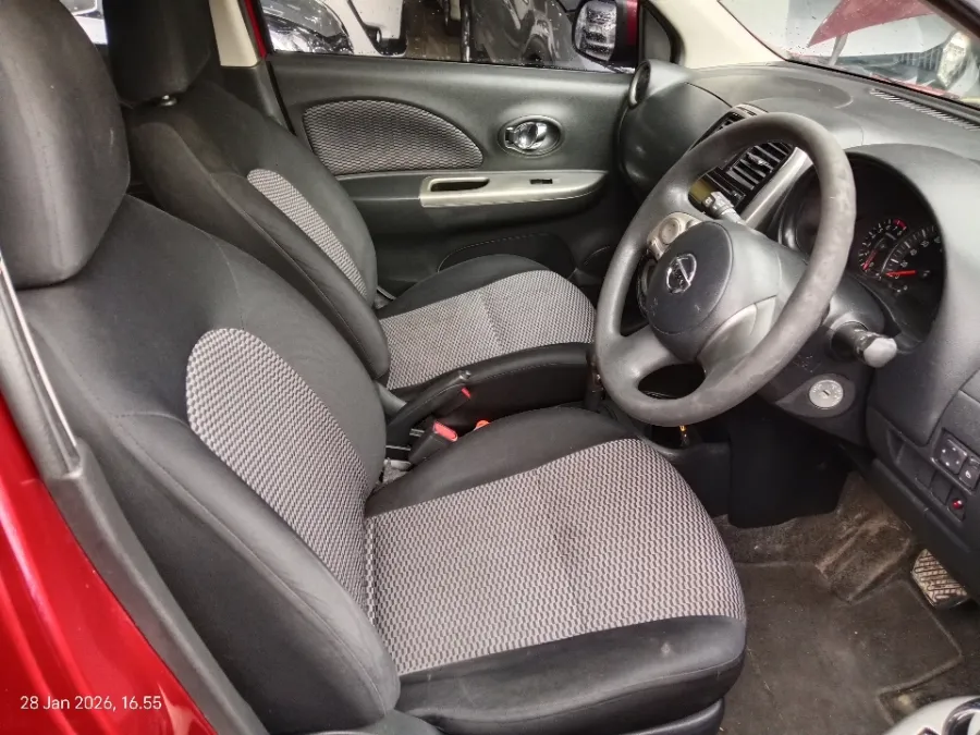 Foto Mobil Bekas Kabin Depan Nissan March 1.2 Autech tahun 2016