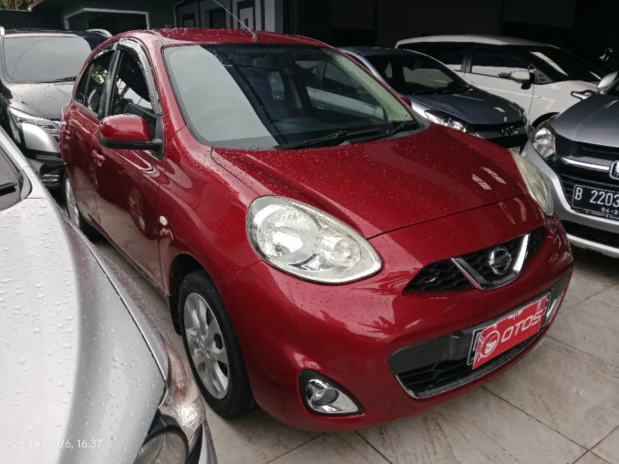 Foto Mobil Bekas Kanan Depan Nissan March 1.2 Autech tahun 2016