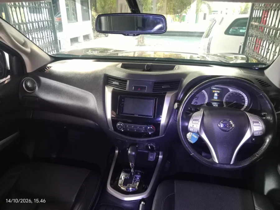 Foto Mobil Bekas Dashboard Nissan Navara 2.5 VL tahun 2018