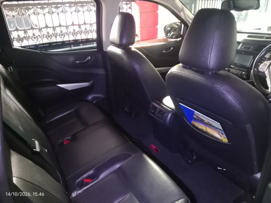 Foto Mobil Bekas Kabin Belakang Nissan Navara 2.5 VL tahun 2018