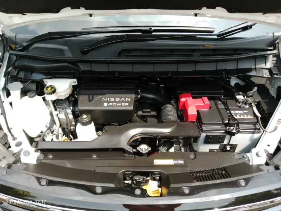 Foto Mobil Bekas Mesin Nissan Serena 1.5 e-Power Highway Star tahun 2024