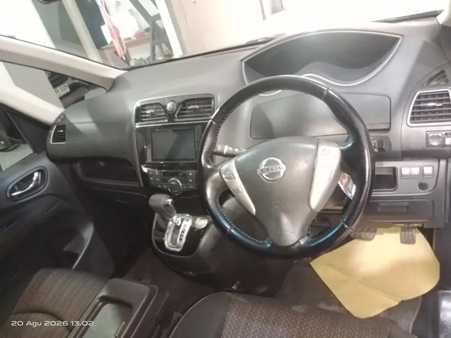 Foto Mobil Bekas Dashboard Nissan Serena 2.0 Highway Star tahun 2016