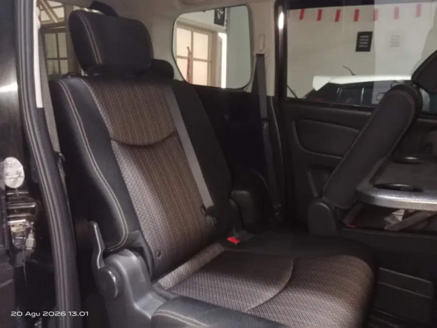 Foto Mobil Bekas Kabin Belakang Nissan Serena 2.0 Highway Star tahun 2016