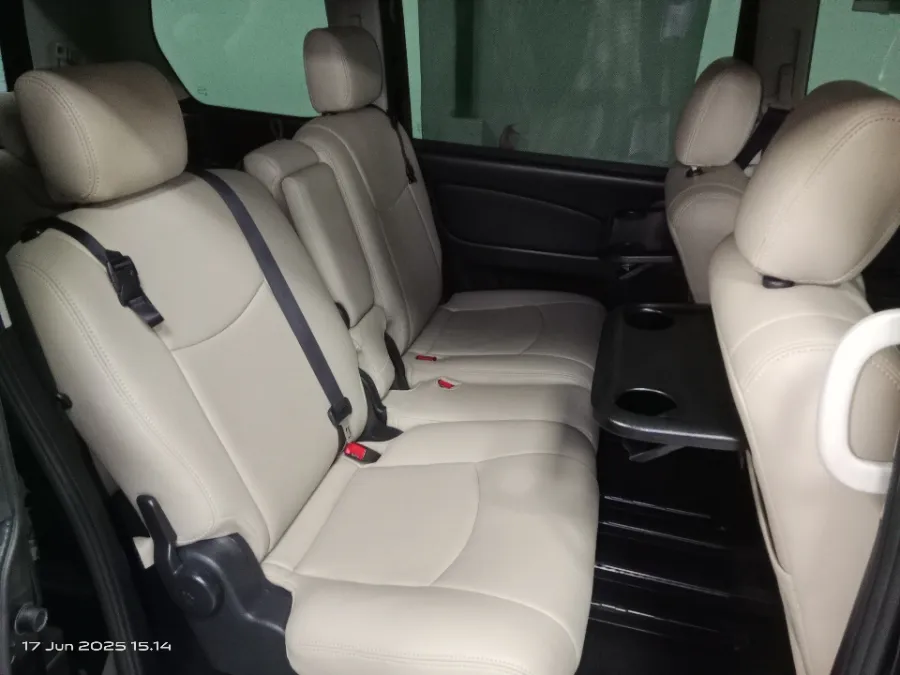 Foto Mobil Bekas Kabin Belakang Nissan Serena 2.0 Highway Star tahun 2017