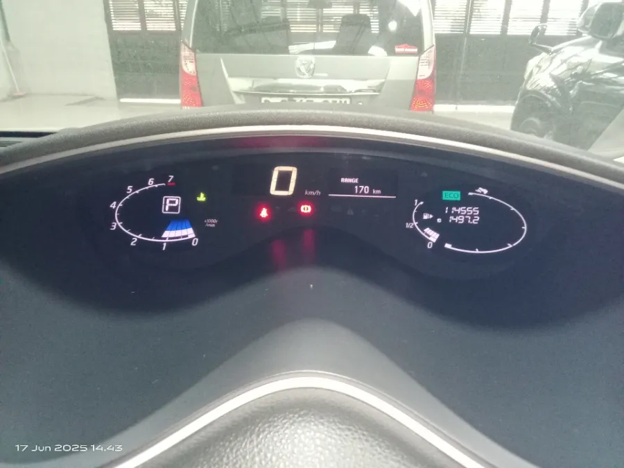 Foto Mobil Bekas Odometer Nissan Serena 2.0 Highway Star tahun 2017