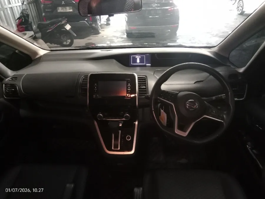 Foto Mobil Bekas Dashboard Nissan Serena 2.0 Highway Star tahun 2019