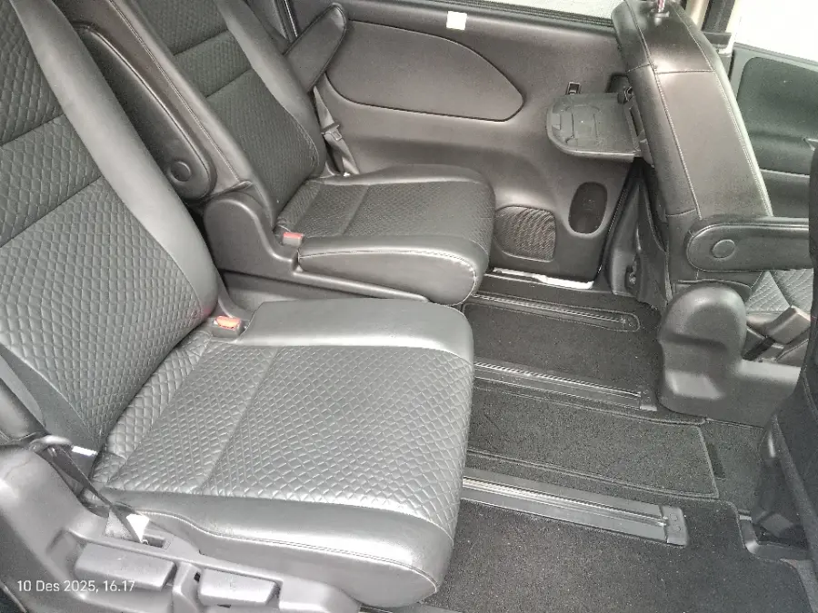 Foto Mobil Bekas Kabin Belakang Nissan Serena 2.0 Highway Star tahun 2019