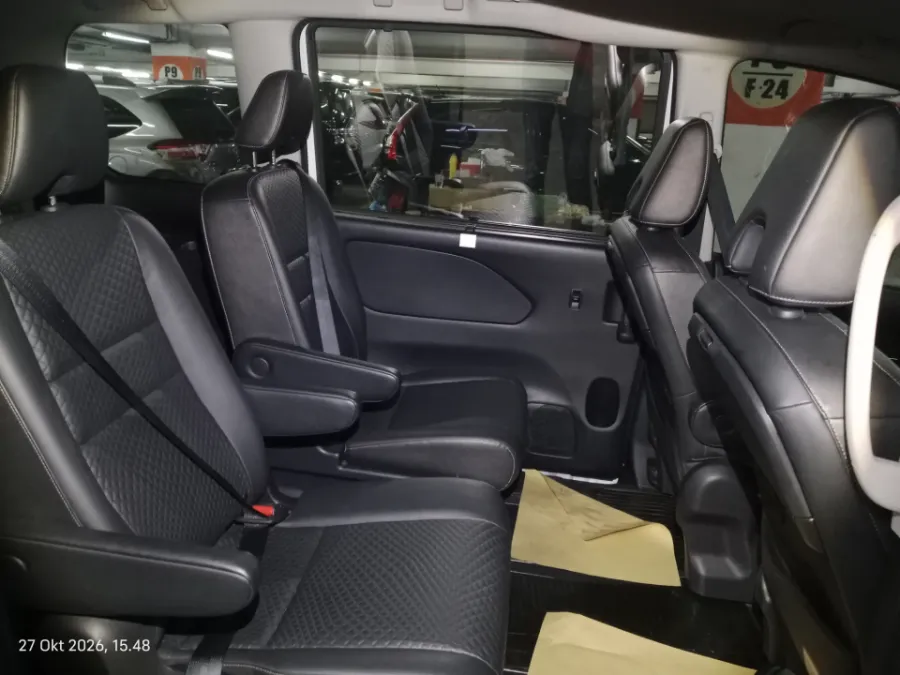 Foto Mobil Bekas Kabin Belakang Nissan Serena 2.0 Highway Star tahun 2019