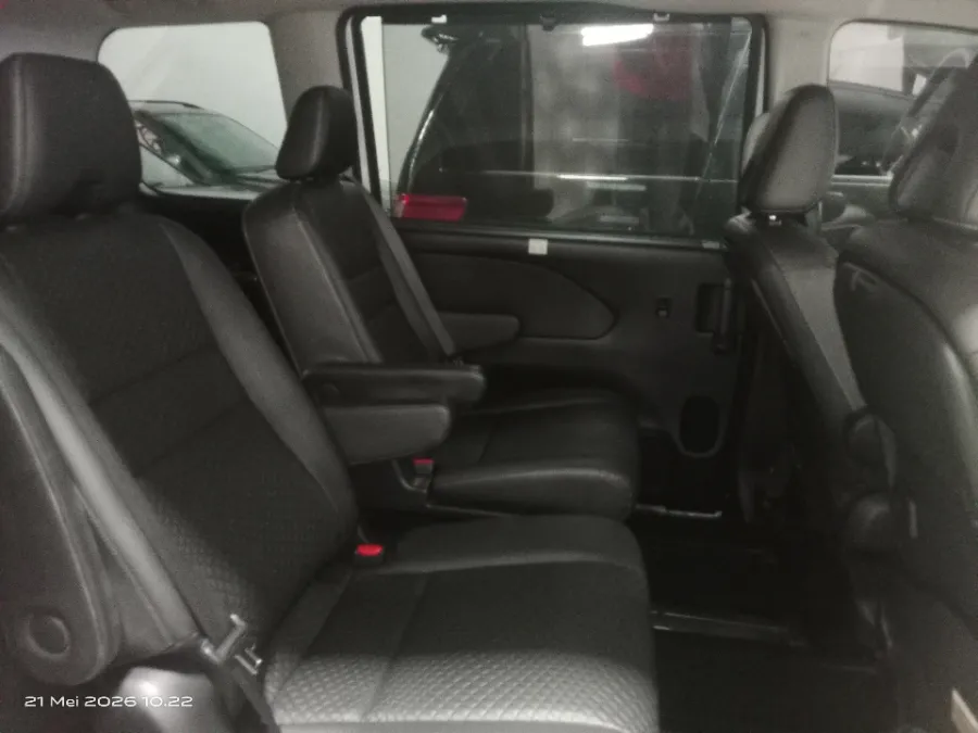 Foto Mobil Bekas Kabin Belakang Nissan Serena 2.0 Highway Star tahun 2022