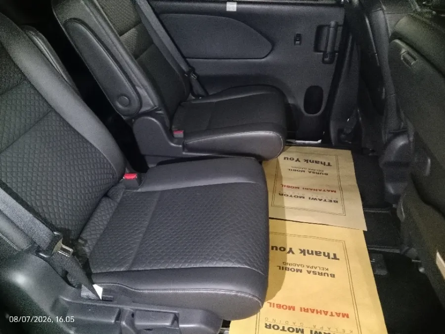Foto Mobil Bekas Kabin Belakang Nissan Serena 2.0 Highway Star tahun 2022