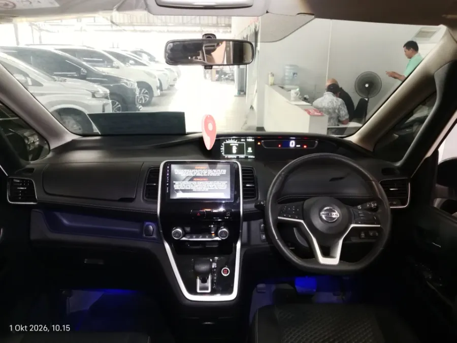Foto Mobil Bekas Dashboard Nissan Serena 2.0 Highway Star tahun 2023