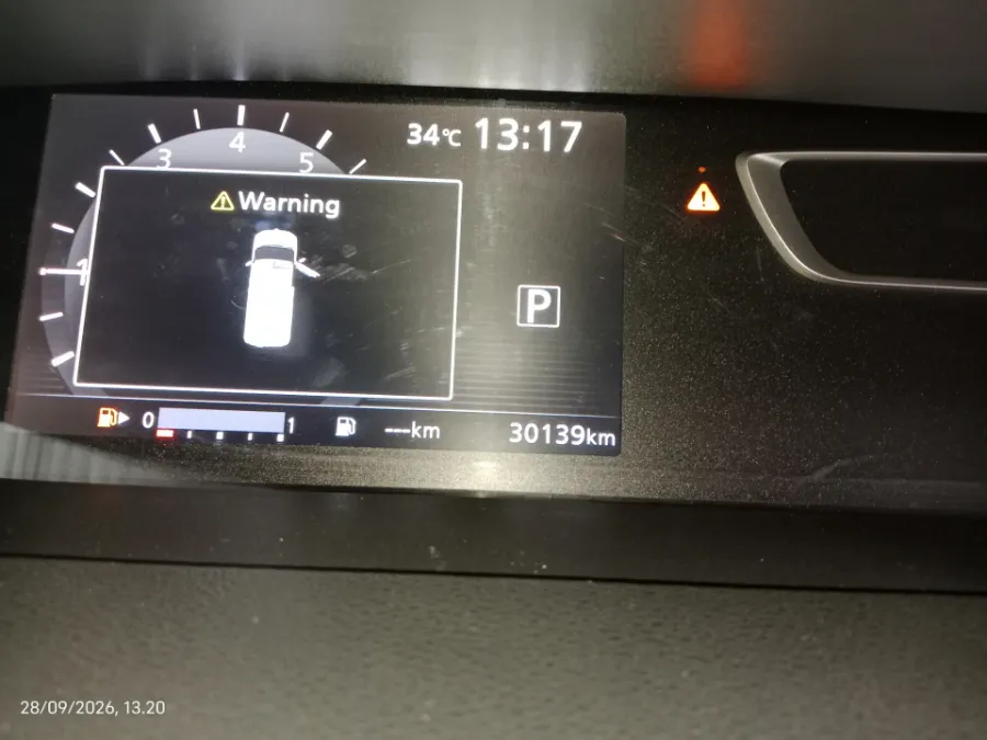Foto Mobil Bekas Odometer Nissan Serena 2.0 Highway Star tahun 2023