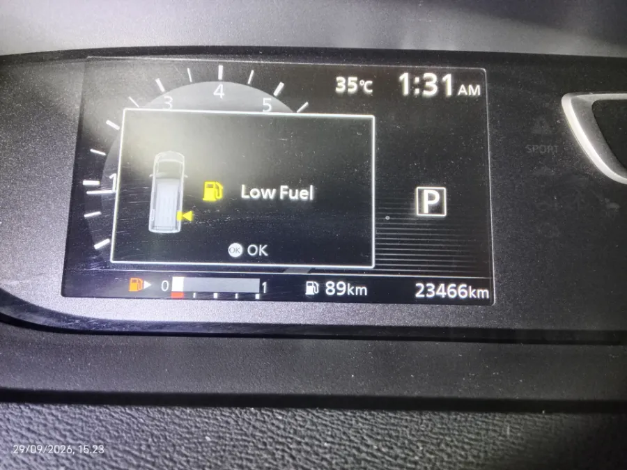 Foto Mobil Bekas Odometer Nissan Serena 2.0 Highway Star tahun 2023