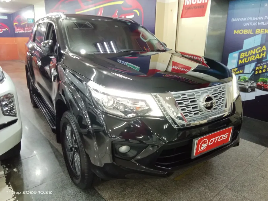 Foto Mobil Bekas Kanan Depan Nissan Terra 2.5 4X2 VL tahun 2019