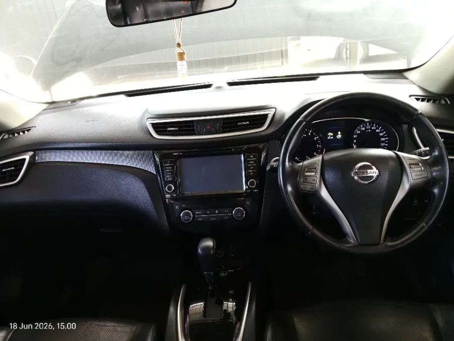 Foto Mobil Bekas Dashboard Nissan X-Trail 2.5 tahun 2014