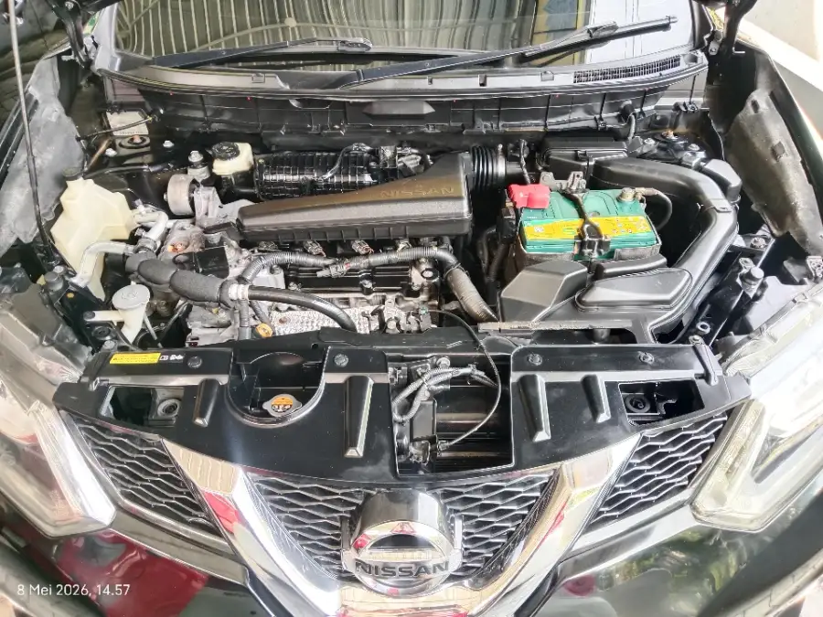 Foto Mobil Bekas Mesin Nissan X-Trail 2.5 tahun 2015