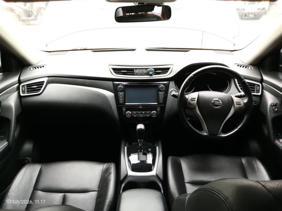 Foto Mobil Bekas Dashboard Nissan X-Trail 2.5 tahun 2016