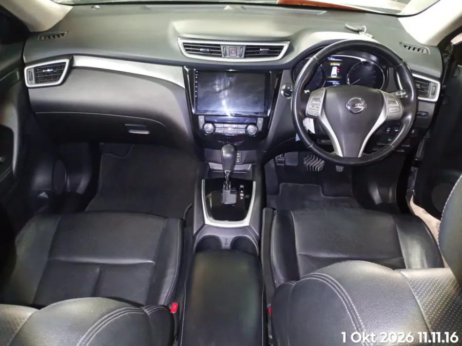 Foto Mobil Bekas Dashboard Nissan X-Trail 2.5 tahun 2016