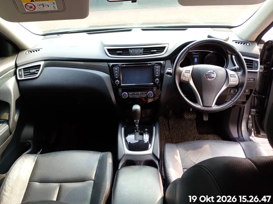 Foto Mobil Bekas Dashboard Nissan X-Trail 2.5 tahun 2016