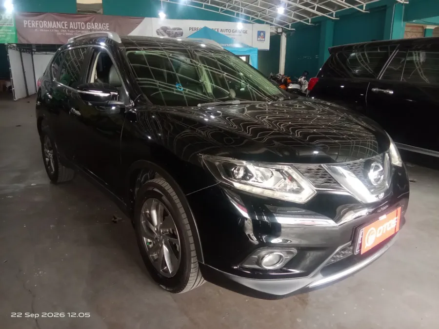 Foto Mobil Bekas Kanan Depan Nissan X-Trail 2.5 tahun 2016