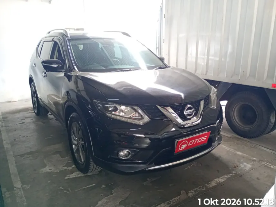 Foto Mobil Bekas Kanan Depan Nissan X-Trail 2.5 tahun 2016