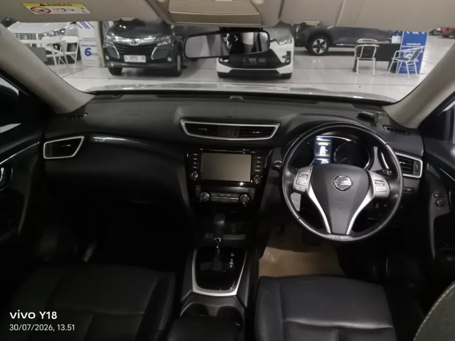 Foto Mobil Bekas Dashboard Nissan X-Trail 2.5 tahun 2017