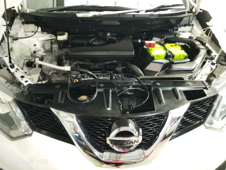 Foto Mobil Bekas Mesin Nissan X-Trail 2.5 tahun 2017