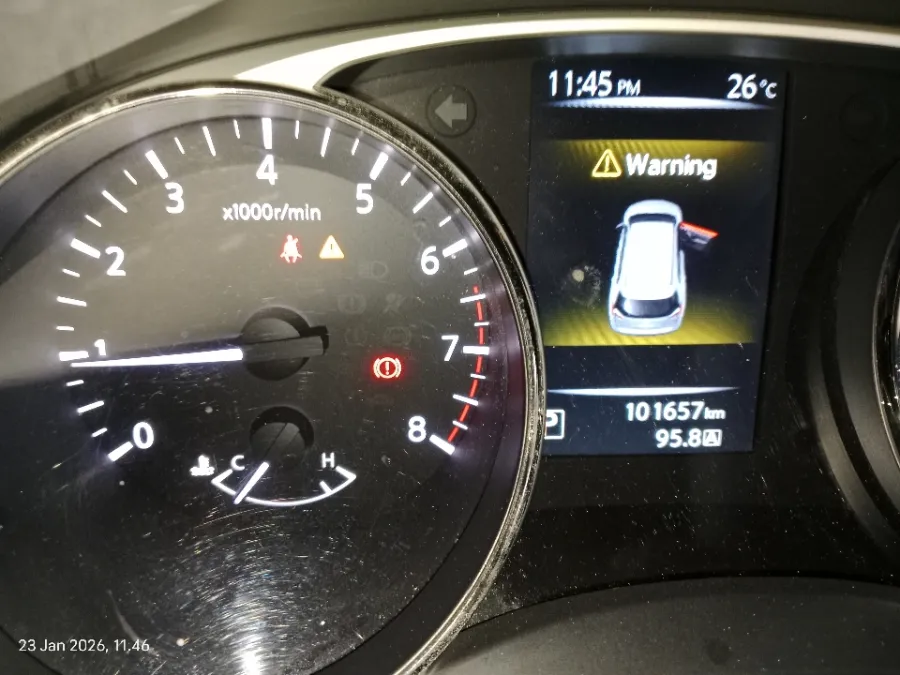 Foto Mobil Bekas Odometer Nissan X-Trail 2.5 tahun 2017