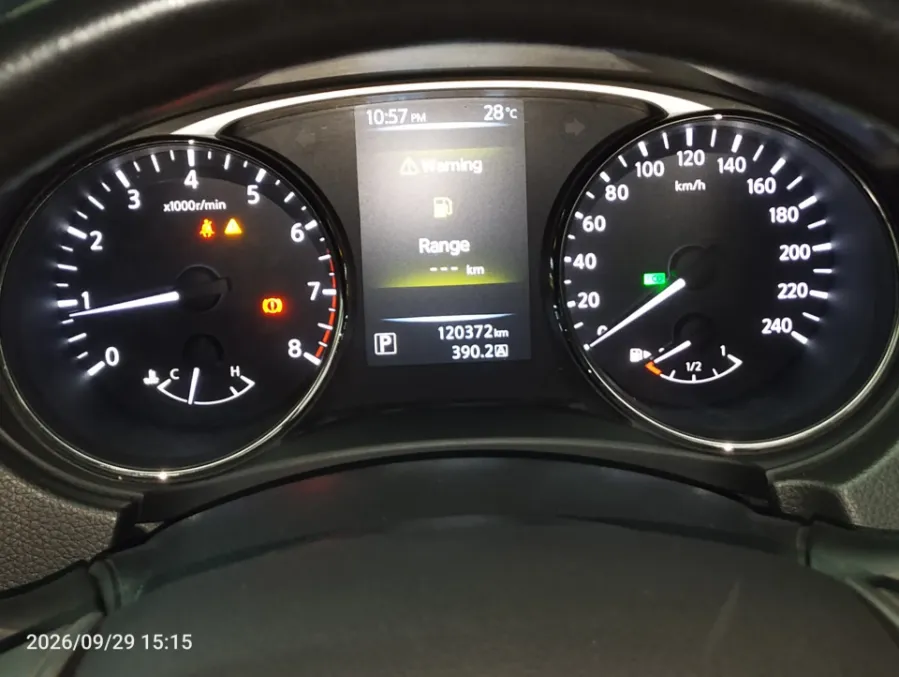 Foto Mobil Bekas Odometer Nissan X-Trail 2.5 tahun 2017