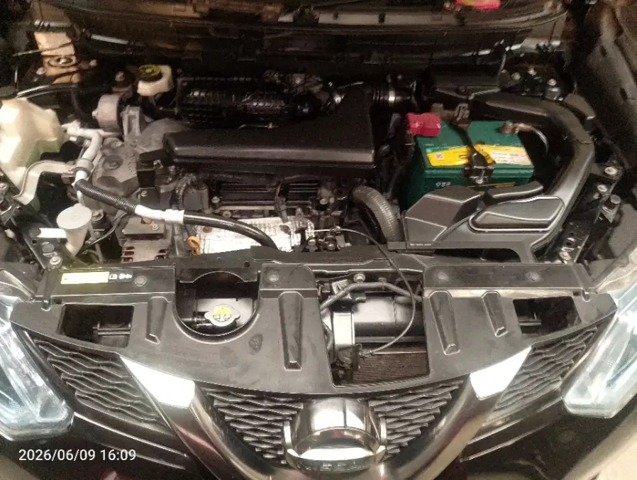 Foto Mobil Bekas Mesin Nissan X-Trail 2.5 T32 tahun 2015