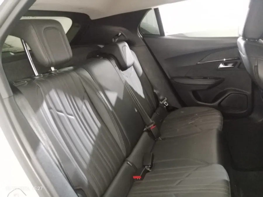 Foto Mobil Bekas Kabin Belakang Peugeot 2008 1.2 tahun 2022